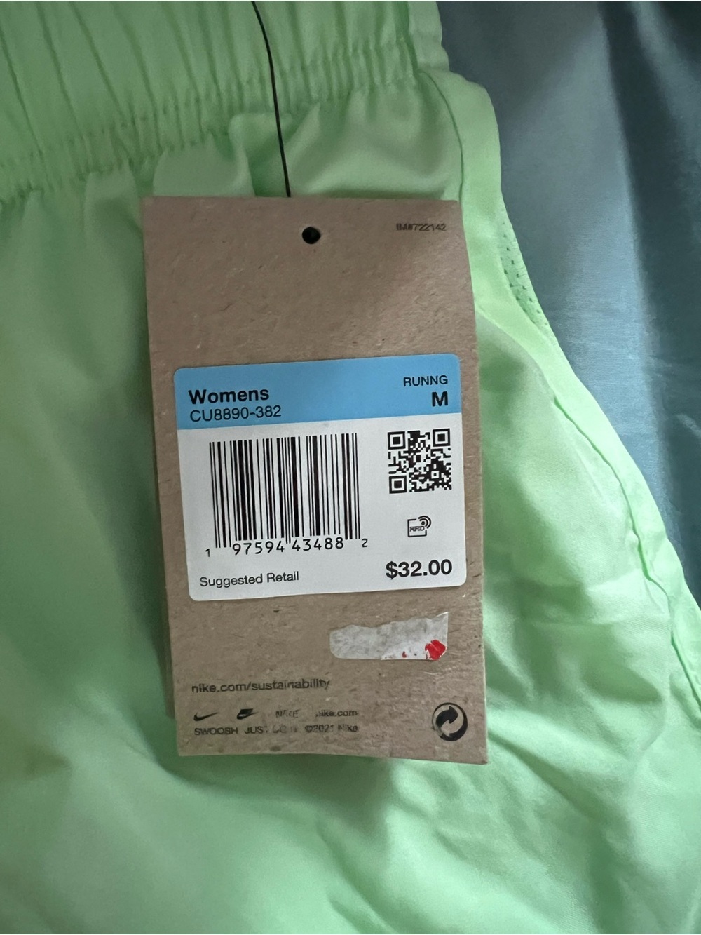 NWT womens medium Nike running shorts - Picture 2 of 2